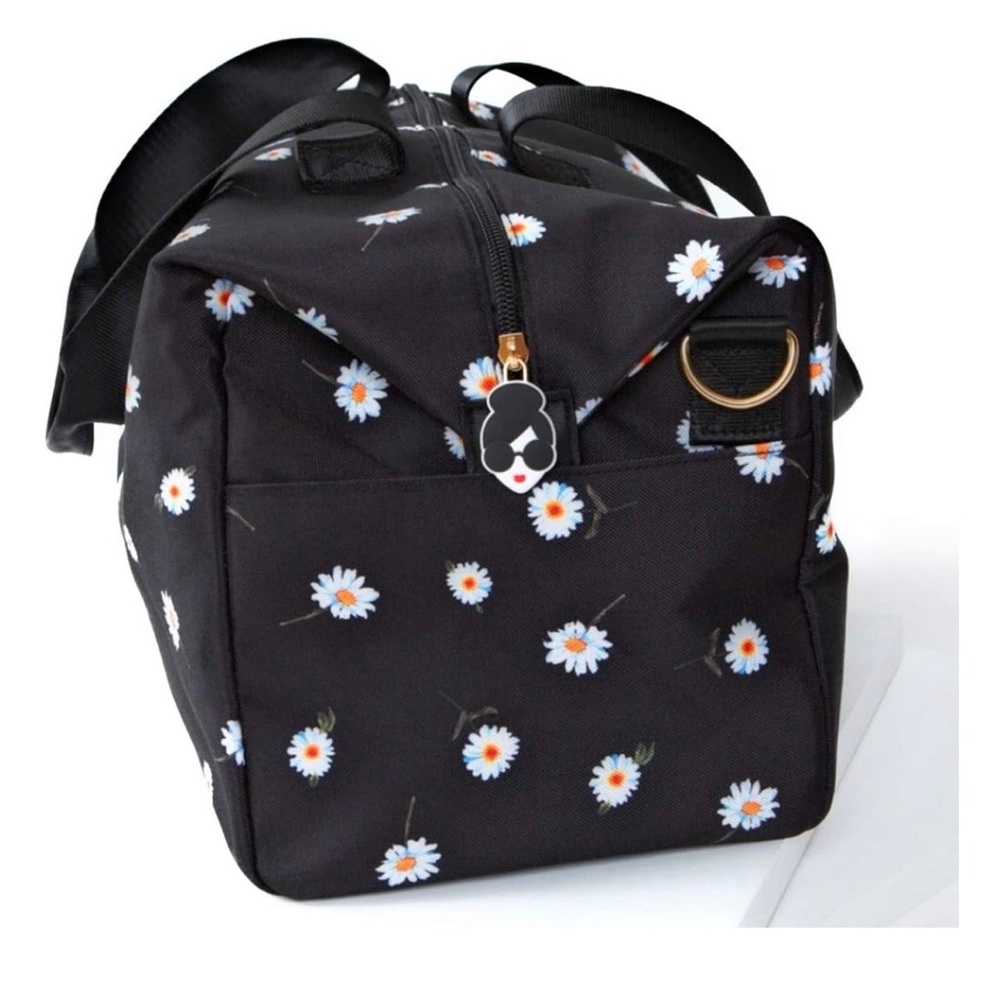 NWT alice + olivia Duffel